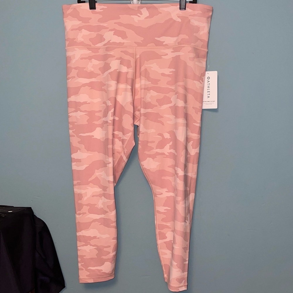 Athleta Elation Camo Tight 7/8 Length in Pink Size 2X